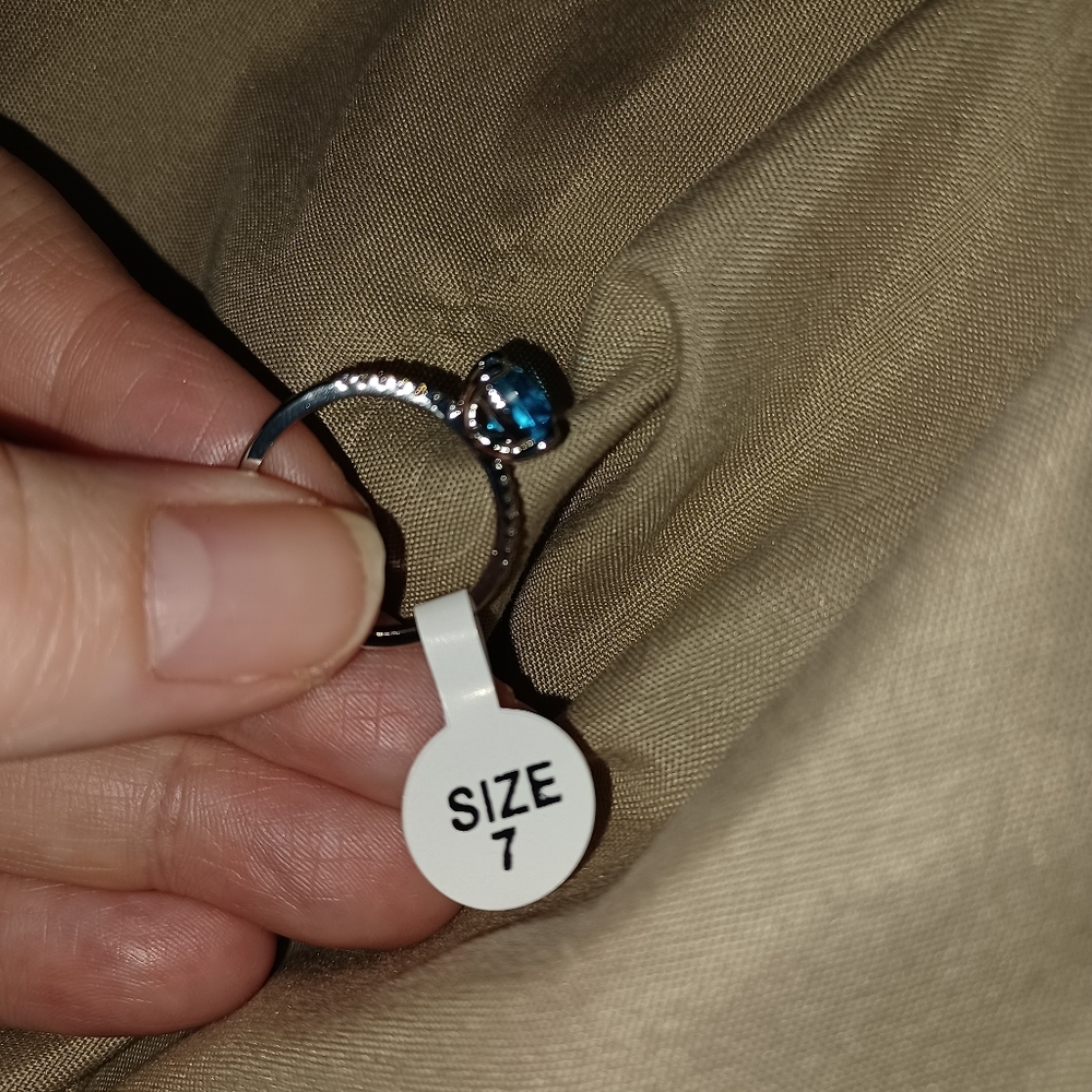 Ring - Picture 3 of 3